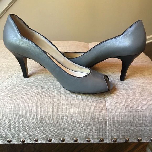 gray peep toe pumps